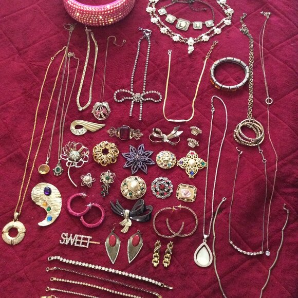 44 Piece Lot of Retro & Vintage Rhinestone Jewelry for the Collector - Picture 1 of 11